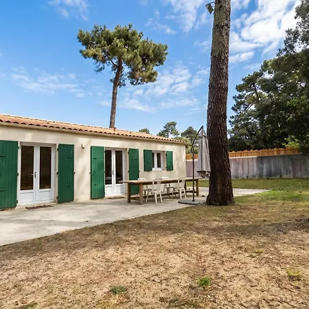 Maison Rhetaise Sous Les Pins, & Jardin Hébergement de vacances